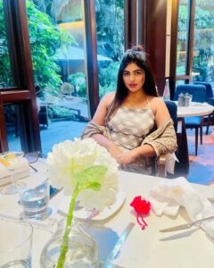 Naina Sarwar Instagram - My kinda Friday 🧜🏻‍♀️