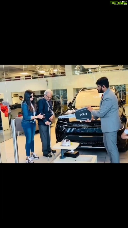 Naina Sarwar Instagram - A little that I cn do to bring a smile on u ✅️ #daddysdaughter 🔥 #Dad #mom #Eza #gift #car #kia #carens #blue #surprisegift #family #familygirl #parentsdaughter #25thnovember #happiness #daughtergoals #lifegoals