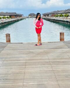 Naina Sarwar Instagram - Embrace Beach Tan😅ok lets do this...