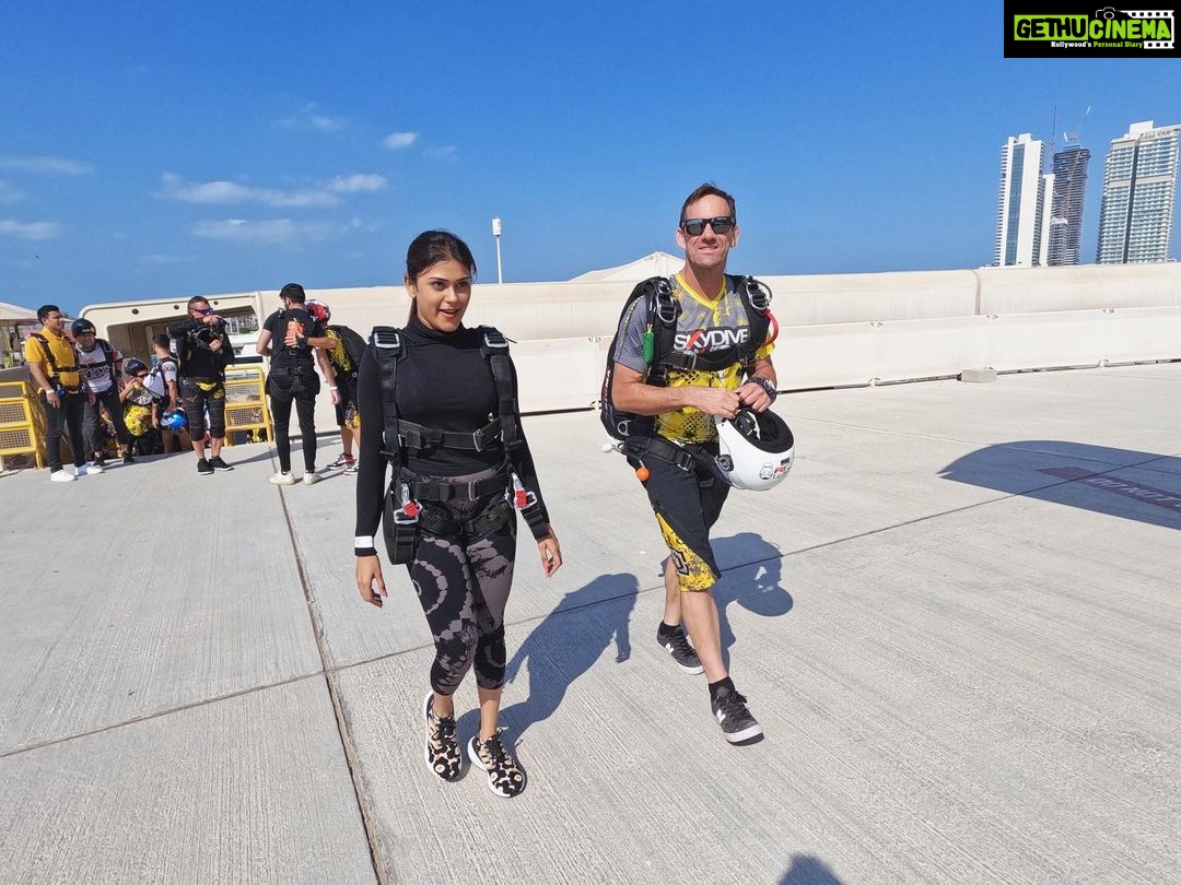 Naira Shah Instagram - One more ticked from my bucket list Was very important one to do N oh wat a spectacular experience!! It’s a fight of u against the air! Loved it Thank you @skydivedubai for this ultimate experience #skydiving #freefall #dubaiskydiving #adrenaline #gopro #nairashah #dubailife #adrenalinejunkie#november#2k22#liveitup#daredevil Ps: ur expressions controlled by air Hehe Palm Jumeirah Island