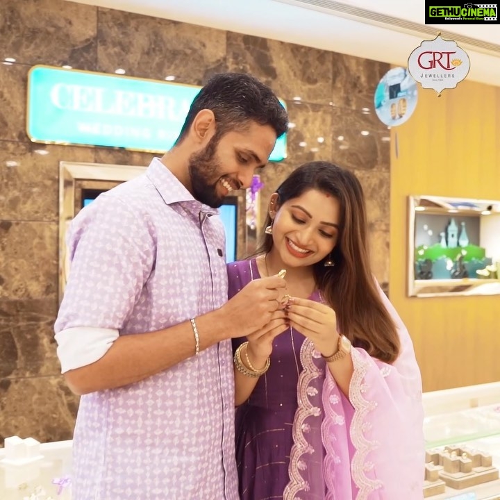 Nakshathra Nagesh Instagram - As you all know, we just celebrated our first wedding anniversary recently. For this very special occasion, Raghav and I wanted to gift each other something memorable and meaningful. That’s when we heard of Celebrations Wedding Rings by GRT. It was love at first sight for us when we saw the collection! We got our heartfelt and lovely gift from GRT for this anniversary. Gift your loved one a ring from this amazing collection, as love is a Celebration that never ends! #grtjewellers #celebrationsbygrt #grt #weddingrings