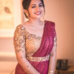 Nakshathra Nagesh Instagram – It felt amazing to be back on stage to host #avalawards ❤️

Outfit @studio149 
Hair @mani_stylist_ 
Photography @haran_official_ 
Jewellery @new_ideas_fashions