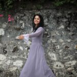 Namita Krishnamurthy Instagram – Purple haze. 💜

Outfit: @studio_l_by_lini
📸: @sat_narain 

#curls #morningvibes #bythebeach