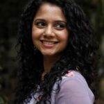 Namita Krishnamurthy Instagram - My toxic trait is twirling my hair obsessively to feel less awkward. ✨ Outfit: @studio_l_by_lini 📸: @sat_narain #curly #portrait #instagood