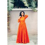 Namita Krishnamurthy Instagram - Like the mountains in springtime. 🌼 MUA: @makeoverbynandha Outfit: @izhaiindia Jewelry: @voylla Photography: @v13photography_ #indiansummer #ethnicwear #indianclothing #ootd #anarkalidress #curlyhair #naturalmakeup #mood #browngirlmagic #traditionalindian