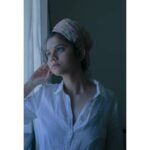 Namita Krishnamurthy Instagram - Thanks to @namianand for giving me the confidence to wear a headscarf without totally feeling like Harbhajan Singh. @kanmaniphotography 🍁 #aesthetic #headscarf #moodygrams #portrait #vibe #muse #actor #feelingblue #tones Chennai, India