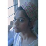 Namita Krishnamurthy Instagram - she was fire and ice and pebbles and stuff basically very cool not like other girls pick her cus she's like different rupi kaur said so - rupi kaur 🌿✨🌼 #portrait #headscarf #moodygrams #nomakeupmakeup #quarantineshoot #actor #aesthetic #linen @kanmaniphotography 💜