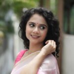 Namita Krishnamurthy Instagram – In bloom. 🌸

Saree: @vrikshaadesigns 
Blouse: @prabhavofficial 
Styled by: @style.with.kr
MUA: @makeupby_kiruthiga 
Hair: @hairstylist_rajee
Photography: @arul_anandphotography 
Location: @antispot.chennai 

#sareelove #ethnic #chennaiponnu #curlyhairstyles #portrait #pinkaesthetic Chennai, India