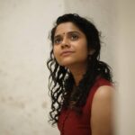 Namita Krishnamurthy Instagram - Things are looking up. @kanmaniphotography 🍁 #curlygirl #mood #ethnic #actorlife #portrait #photoshoot Chennai, India