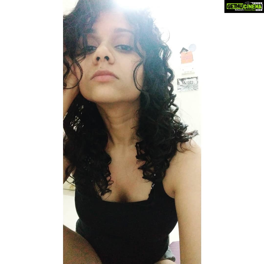 Namita Krishnamurthy Instagram - I don't do pictures. I am frankly quite terrified of them. So here's a bad selfie with bad lighting and good hair. #curlygirl #selfie #curlyhairdontcare #homesweethome Chennai, India