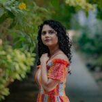Namita Krishnamurthy Instagram - 🌼🌻🌸 📸 @madras_ponnu #namitakrishnamurthy #summervibes #curlyhair