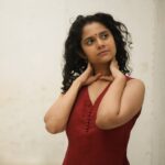 Namita Krishnamurthy Instagram - "The temple bell stops- but the sound keeps coming out of the flowers." - Matsuo Basho trans. Robert Bly (1644-94) @kanmaniphotography 🦋 #ethnic #curly #indiangirls #portrait #photoshoot #browngirlmagic #desigirl Chennai, India