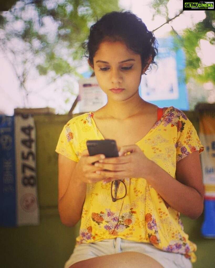Namita Krishnamurthy Instagram - Me sending a risky text. #betweenshots #actor #performer #yellow #chubbycheeks #browngirlmagic #chillvibes #onsetlife #casual #mallugirl