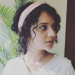 Namita Krishnamurthy Instagram - A moment of interpellation. Thanks to @shalinivijayakumar_ for her photography sorcery and @craygee90 for her supercool phone. #fakecandid #curlyhair #curly #curlyhairstyles #portrait #curlynaturalhair #bohemian #bohochic #browngirlmagic #cutegirls #poser #curlygirlmethod #artistlife #actor Delhi, India
