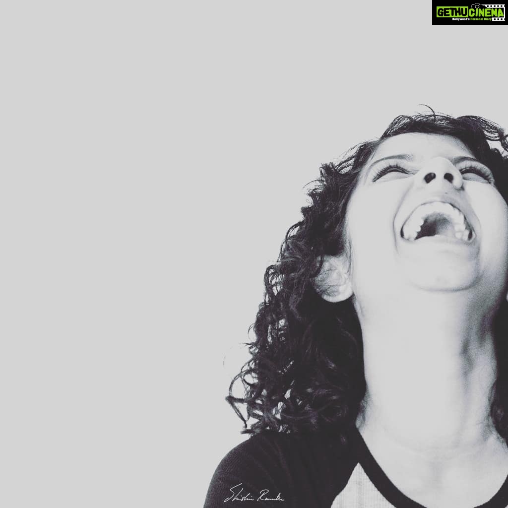 Namita Krishnamurthy Instagram - I'm a very happy human trying to hide my double chin (and my crumbling mental health). Right, @shishir.ramnath? (Also photo credits to this cutie) #happy #curlyhair #curly #blackandwhite #portraitphotography #laughter #artistlife #cutegirls #desigirl #browngirlmagic Chennai, India