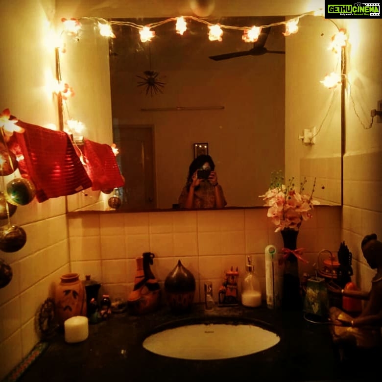Namita Krishnamurthy Instagram - Validate me, world (Also validate my home, much appreciated thanks) #homeiswheretheheartis #artistlife #tea #firstapartment #fairylights #chennaidiaries #bookstagram #readersofinstagram #bookstagramindia #bookfeaturepage PS I never read in the hall cos Chennai weather but I suppose this will do since instagram is a lie.