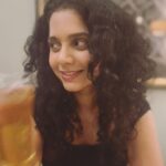 Namita Krishnamurthy Instagram - 10 points if you can guess what I’m drinking? Wrong answers only. 👻 @nithin.ram #blur #gulugulu #curlygirl #weekendvibes Amethyst