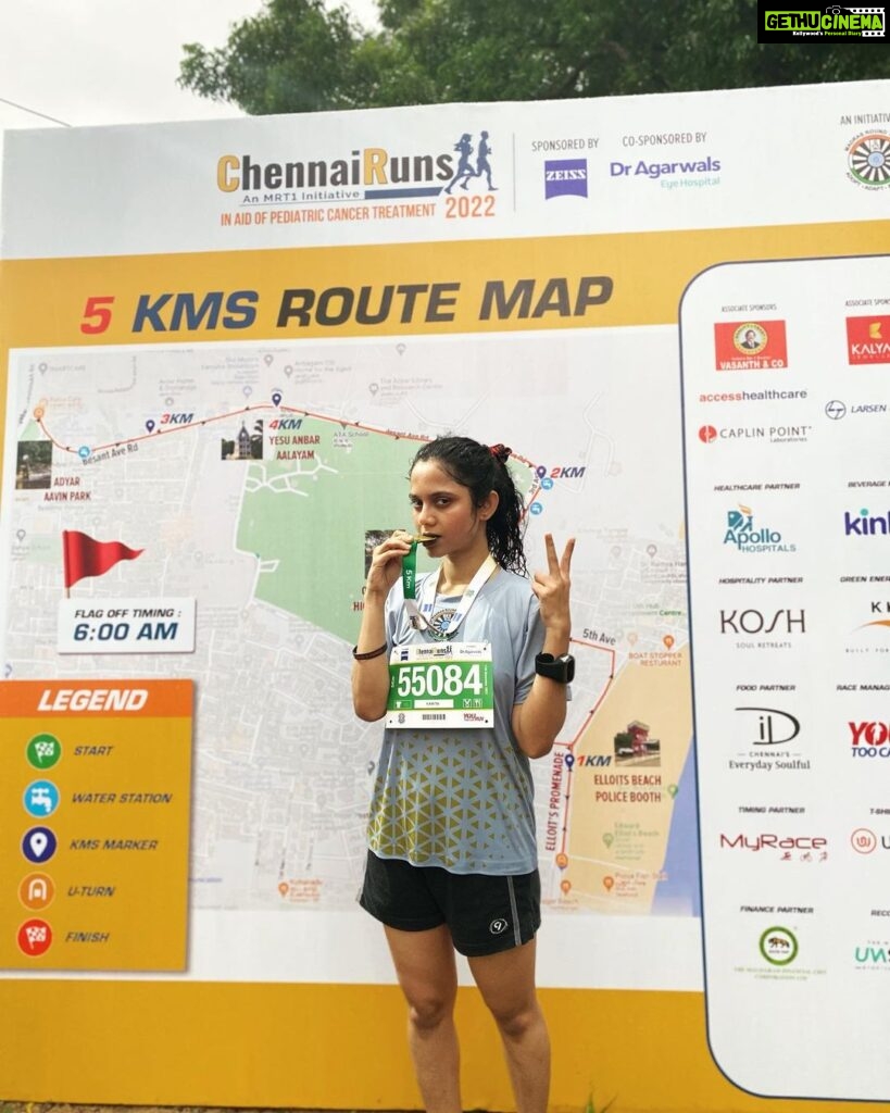Namita Krishnamurthy Instagram - Ending this year on a (runner’s) high with my man @abishek_joseph ✨ Finished my first 5k in just under 40 minutes while cruising through the Mandous rains, thanks to @chennairuns for organising this event so seamlessly. ♥️ #runnershigh #sundayvibes #5krun Chennai, India