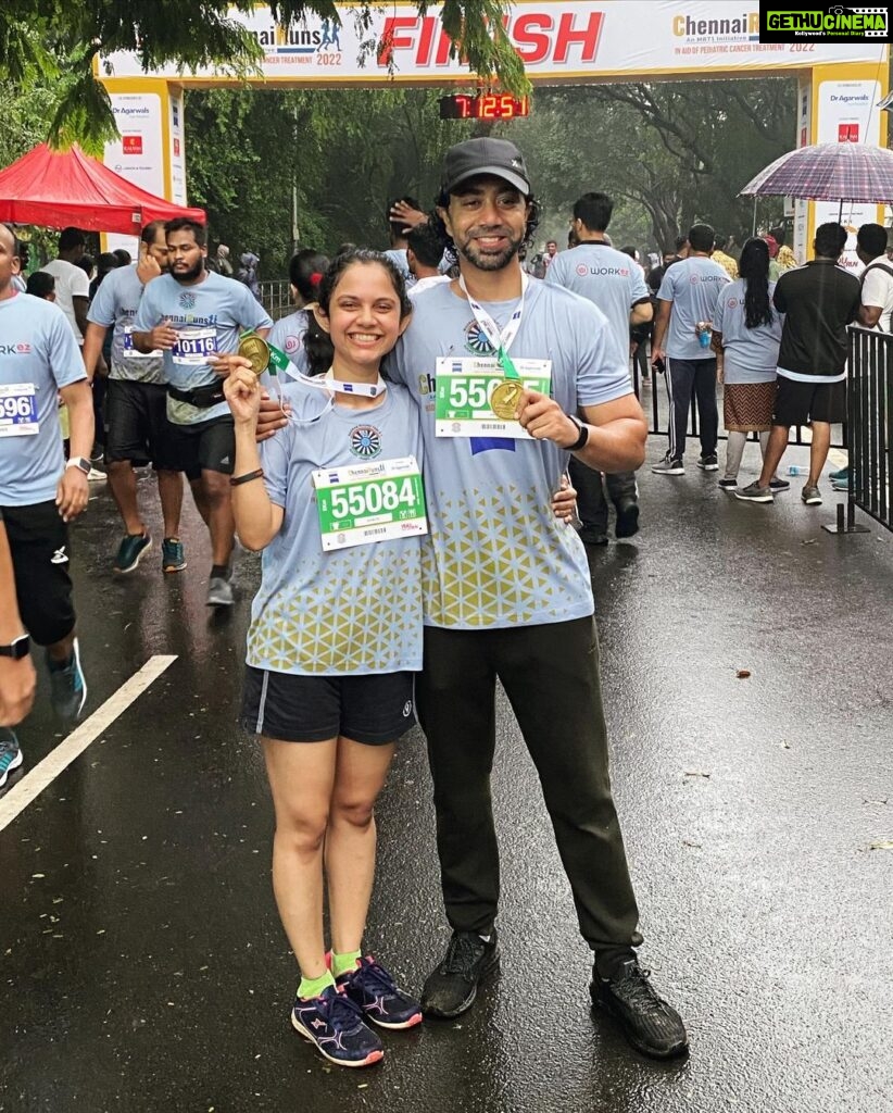 Namita Krishnamurthy Instagram - Ending this year on a (runner’s) high with my man @abishek_joseph ✨ Finished my first 5k in just under 40 minutes while cruising through the Mandous rains, thanks to @chennairuns for organising this event so seamlessly. ♥️ #runnershigh #sundayvibes #5krun Chennai, India