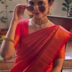 Namita Krishnamurthy Instagram - Random BTS reel for the fun shoot day this was ❤️ @bg_maquillage thank you for the gorgeous makeup and drape and capturing me doing random stuff 😂 #shootday #tamilactress #namitakrishnamurthy #saree #reelitfeelit #photoshoot Chennai, India
