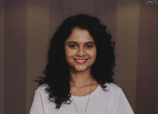 Namita Krishnamurthy Instagram - Vadivukkarasi. 👑❤️ Thank you @mr.rathna for this unforgettable character and her quirks. Please catch #GuluGulu in theatres now, and you’ll see why Vadivu is so special to me. And if you have already, let me know your favourite scene. 🤗 📸 @thetruth_art #namitakrishnamurty #gulugulu #santhanam Chennai, India