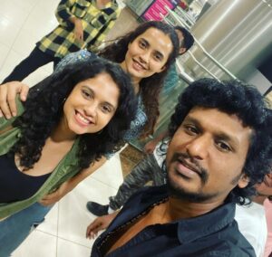 Namita Krishnamurthy Instagram - Had the good fortune of watching #GuluGulu with the masters - @mr.rathna and @lokesh.kanagaraj last night. Thank you sir for making this so memorable. 🙏🤍

And thank you @vigneshravee for this pic. 🤗