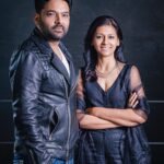 Nandita Das Instagram - Cool photos from Busan. No make up, no studio. They made @kapilsharma and me stand under a staircase in the main lobby of the theatre. Yet they managed to make us look like a Mafia Duo in Black. I could not hold that serious look for long, but the comedy king did! The article is all in Korean, but still sharing it- http://www.cine21.com/news/view/?idx=8&mag_id=101178 #zwigato @busanfilmfest the full middle photo is in the story. See what happens when you are grappling with technology!