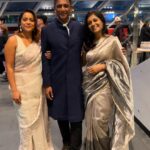 Nandita Das Instagram - Sending some random photos quickly (I know it’s 24 hours too late) from the opening night. What a gala affair! Indian delegates, rest of the world…all celebrating cinema…life. Missed you @kapilsharma but glad you are here now and that too with our lovely @ginnichatrath. Now rushing for #zwigato Asian premiere. Will share today’s photos tomorrow. 24hour late is early by my standards!! Send us love and good wishes for tonight! ❤️ @applausesocial @sameern @shahanagoswami @_adilhussain #shogen ( the Japanese star!)