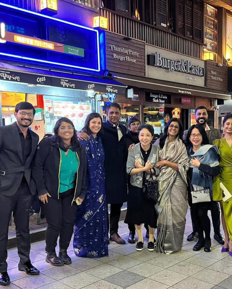 Nandita Das Instagram - Sending some random photos quickly (I know it’s 24 hours too late) from the opening night. What a gala affair! Indian delegates, rest of the world…all celebrating cinema…life. Missed you @kapilsharma but glad you are here now and that too with our lovely @ginnichatrath. Now rushing for #zwigato Asian premiere. Will share today’s photos tomorrow. 24hour late is early by my standards!! Send us love and good wishes for tonight! ❤️ @applausesocial @sameern @shahanagoswami @_adilhussain #shogen ( the Japanese star!)