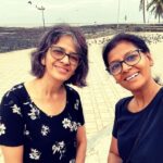Nandita Das Instagram - Bachpan ke dost! Fathers were friends and so we met. But over the years, we have grown to be like sisters! Happy to have you back in Bandra, even it’s for a bit. But pains me to see this every time I walk on the promenade - the plastic chocking our soil and sea. Sadly we just don’t care. Carter Road