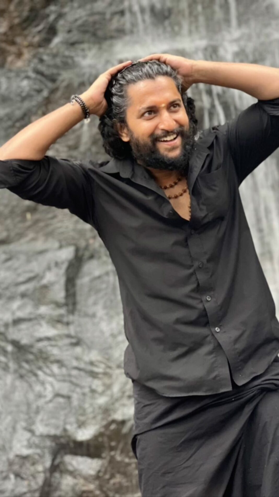 Nani Instagram - What a beautiful journey 🖤 Until next time ayyappa 🙏🏼 Swamy Saranam