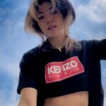 Narelle Kheng Instagram - & it went like~ 🌞 to 💧to 🌧️ in 10 mins ANNND that’s how you know it’s beginning to look a lot like Christmas (SG edition) 🎄🎁🎊 happy holidays one and all! @KENZO #KENZOSG #KENZO #KENZONIGO #KENZOHOLIDAY