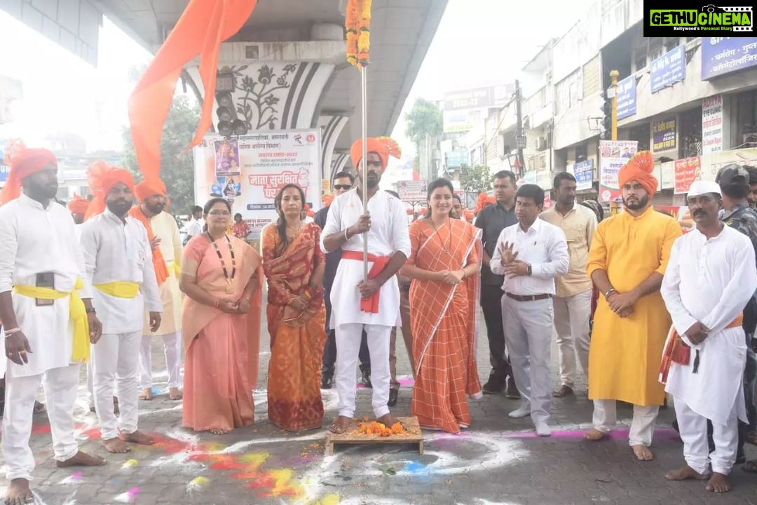 Navaneet Kaur Instagram - श्री शिवप्रतिष्ठान हिंदुस्तान द्वारा आयोजित विजयादशमी निमित्त "श्री दुर्गामाता महादौड" मध्ये उपस्थिती दर्शविली