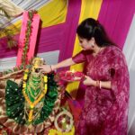 Navaneet Kaur Instagram - नवदुर्गा महिला उत्सव मंडल, उर्वशी नगर, कलोती लेआउट अमरावती येथे माता जी चे दर्शन करुण आशीर्वाद घेतले