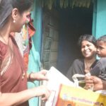 Navaneet Kaur Instagram – दरवर्षी प्रमाणे दिवाळी निमित्त युवा स्वाभिमान पार्टी तर्फे आजपासून एक लाख कुटुंबियांना मोफत घरपोच किराणा वाटप सुरू, गांधी आश्रम या एरिया पासून सुरुवात करण्यात आली व 2800 किराणा थैलीचा वाटप करण्यात आला