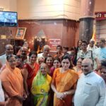 Navaneet Kaur Instagram - इच्छा पूर्ति दुर्गा माता मंदिर , मूर्तिजापुर रोड, दर्यापुर गरबा उत्सव में माता राणी के दर्शन किये और दांडिया प्रेमियोको शुभकामना दी तथा महिलाओं के साथ रास गरबा खेल कर आनंद लिया।