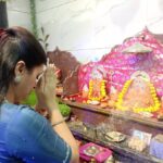 Navaneet Kaur Instagram - अमरावती मसानगंजमें स्थित माँ बीजासेन माताका प्राचीन मंदिरमें दर्शन किये और आशीर्वाद लिया
