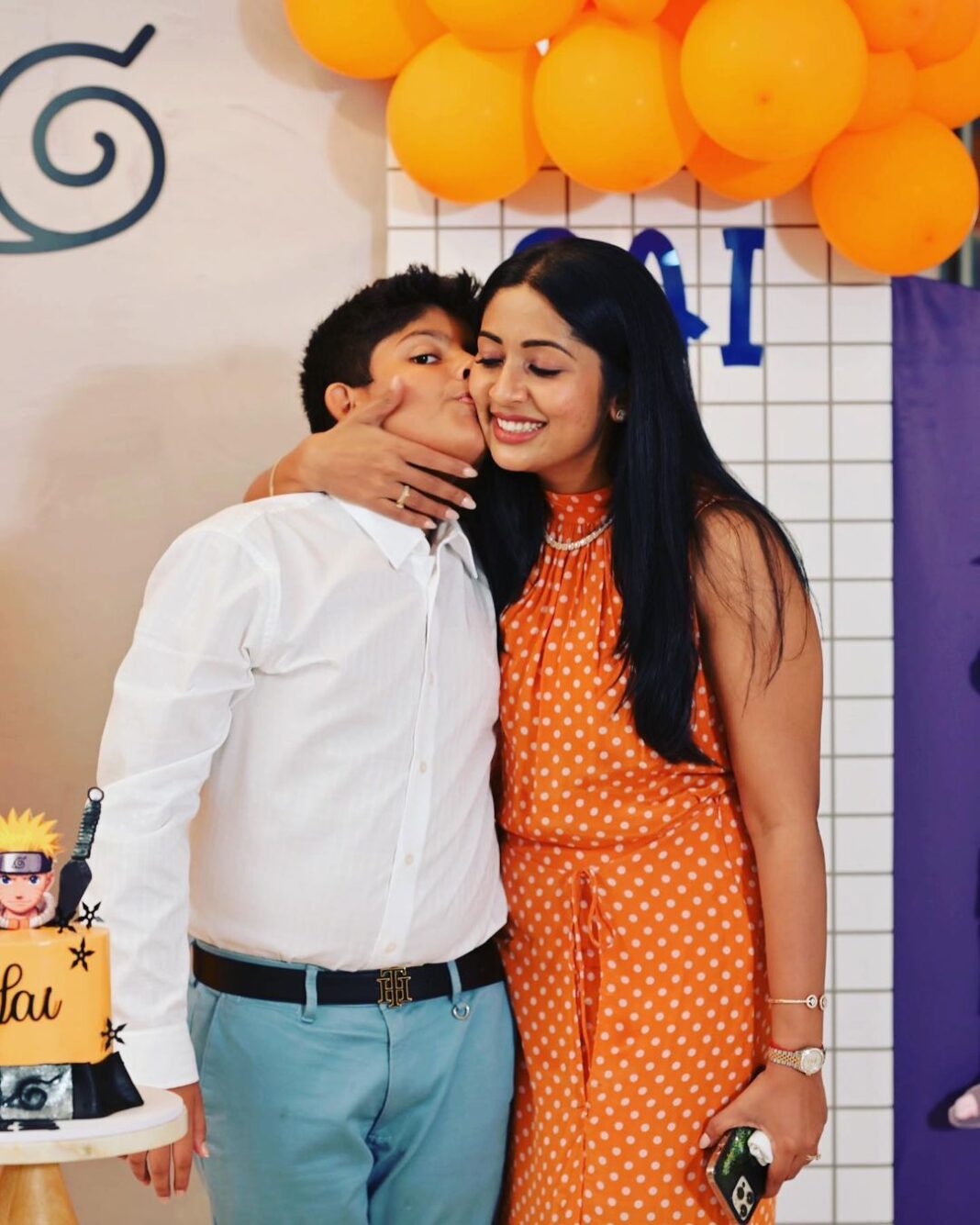 Navya Nair Instagram - My babes bday .. more pics to come ❤️ Pic credits @gananbabu Muh @amal_ajithkumar Styling @___namitha.___ Event cordination @___namitha.___