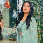 Navya Nair Instagram - Inauguration @smartsuperstore by reliance .. The biggest in Kerala .. Muh @amal_ajithkumar #inaugrations #gratitude #worklifebalance #coldandfeverme #janakijane #movieshoot