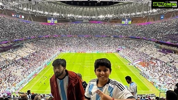 Navya Nair Instagram - Babe ❤️❤️❤️❤️ I can see his happiness cos Argentina won .. enjoy babe 🤗🤗🤗 #travel #fifa #worldcup #argentinafan #mybabymylife #mylove #mysai