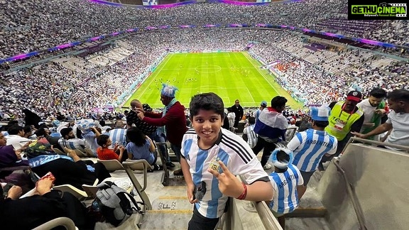 Navya Nair Instagram - Babe ❤️❤️❤️❤️ I can see his happiness cos Argentina won .. enjoy babe 🤗🤗🤗 #travel #fifa #worldcup #argentinafan #mybabymylife #mylove #mysai