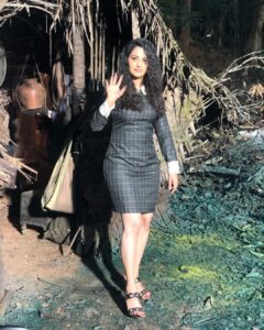 Neetha Ashok Instagram - I enjoyed playing ‘Panna’ - a fearless, bubbly, an adventurous girl which is to be honest a strong depiction of my real character in personal life 😅 To the ones who had seen me in television thus would have surely not seen this aspect of me till now & that’s exactly why I was overjoyed!! 

Thank you is a very small word for me today to express my gratitude towards the main pillars of VR.. 
@kichchasudeepa sir for believing in me n recommending me to play Panna 🙏🏻🙏🏻 and always looking out for me 🤗❤️
@anupsbhandari sir and @neetha.vs ma’am for creating Panna, guiding me and always being there for me ❤️🤗🤗
@jack_manjunath_ sir for all the support and faith 🙏🏻
@nirupbhandari for always pushing me when I was in doubt 🤗❤️❤️
And the whole cast and crew of @vikrantrona for making this journey larger than life 🤗❤️