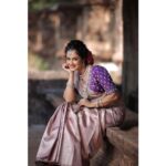 Neetha Ashok Instagram - 💟☮️☯️ Picture credits @gurugatty_mlore @captureguru_photography Styling @boss_ladyy_vestire MUA @shubhas_beauty_lounge . . . Saree @kyara_the_label Blouse @vastramboutiquemangalore