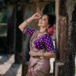 Neetha Ashok Instagram - Had an amazing impromptu shoot with this creative bunch from Udupi. Picture credits @gurugatty_mlore @captureguru_photography Styling @boss_ladyy_vestire MUA @shubhas_beauty_lounge . . . Saree @kyara_the_label Blouse @vastramboutiquemangalore Barkur Kattale Basadi