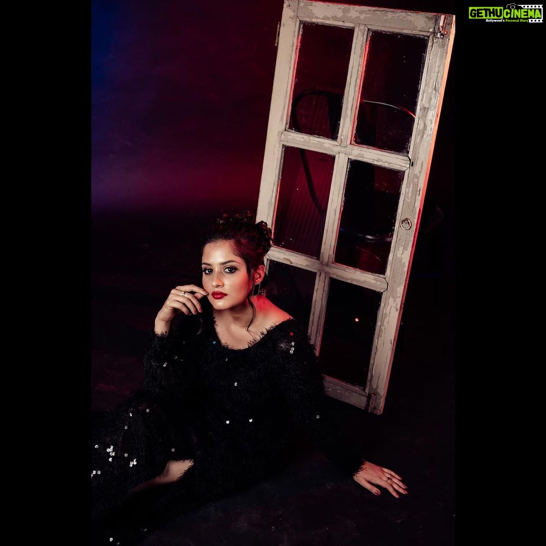 Neetha Ashok Instagram - Her smile was like armor & every day she went to war. Designed by @rishi_designs11 @hvpallavigowda MUA @dhwanimakeovers PC @abi_spandan @d_tale_teller Styled by @boss_ladyy_vestire Studio space @lightbucketproductions