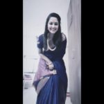 Neetha Ashok Instagram - ನಗುವ ನಯನ ಮಧುರ ಮೌನ ಮಿಡಿವ ಹೃದಯ ಇರೆ ಮಾತೇಕೆ ಹೊಸ ಭಾಷೆ ಇದು ರಸ ಕಾವ್ಯವಿದು ಇದ ಹಾಡಲು ಕವಿ ಬೇಕೇ? ನಗುವ ನಯನ ಮಧುರ ಮೌನ ಮಿಡಿವ ಹೃದಯ ಇರೆ ಮಾತೇಕೆ