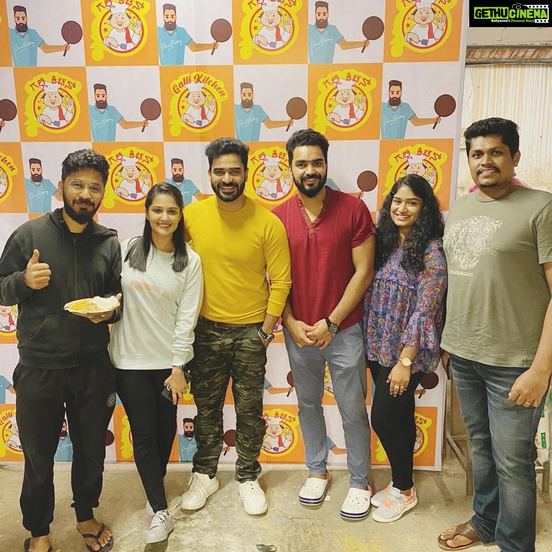 Neetha Ashok Instagram - Congratulations Shine ✨ May you always Shine 🤗❤️ You have the strongest support system and the best team as family 🧿 nothing is ever gonna stop you 🥰 @shineshettyofficial Galli Kitc