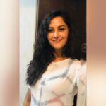 Neetha Ashok Instagram - Mirrors = Latest bestie 😉