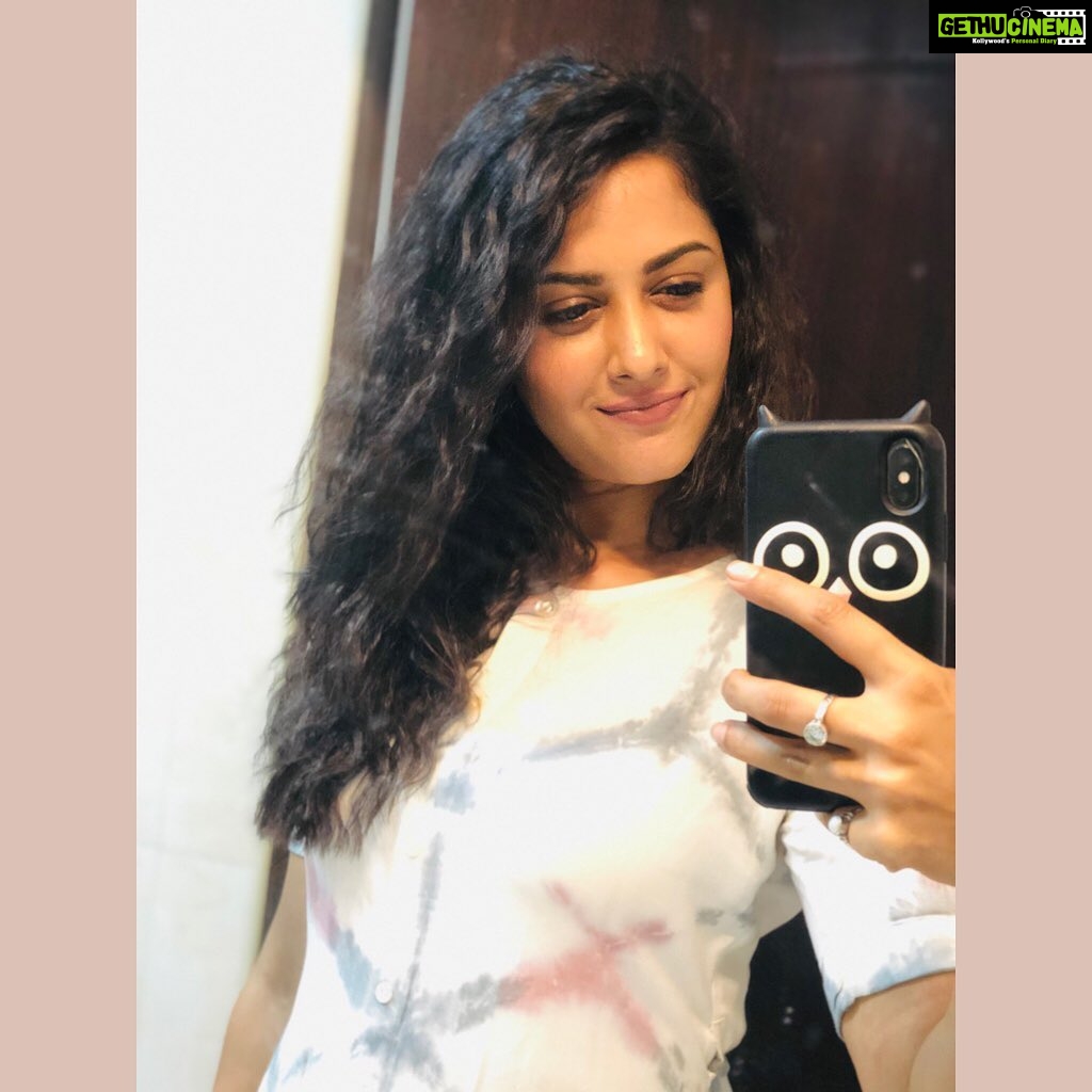 Neetha Ashok Instagram - Mirrors = Latest bestie 😉