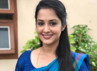 Neetha Ashok Instagram - Last of its Blue-tiful 🤪🤩 #favattire #sareelove #sareesforlife #bestattire